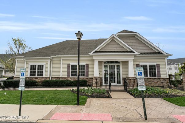 Exterior, Facade, Ranch