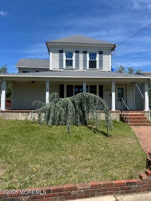 Exterior, Facade, American Foursquare