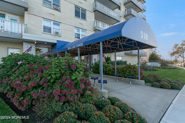 Exterior, Facade, Condo Building