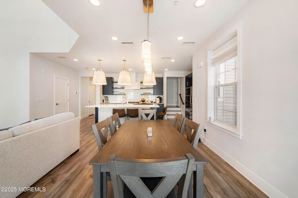Dining room, Interior, Kitchen, Pendant Lights, Recessed Lighting, Wood Texture Flooring