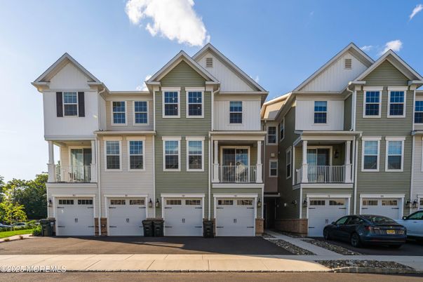 Attached, Exterior, Facade, Rowhouse