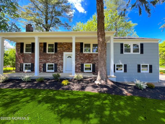 Exterior, Facade, Brick Facade, Raised Ranch