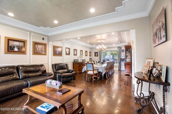 Chandelier, Dining room, Interior, Living room, Recessed Lighting, Wood Texture Flooring