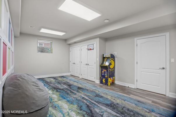 Interior, Recessed Lighting, Wood Texture Flooring