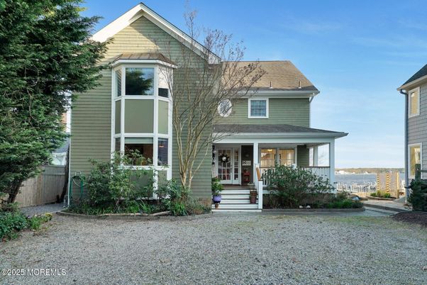 Exterior, Facade, Queen Anne Victorian