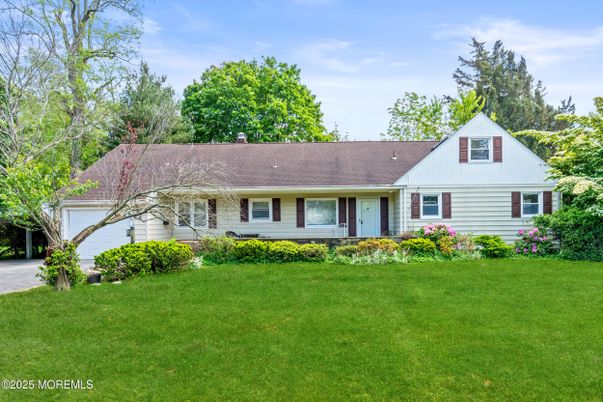 Attached, Exterior, Facade, Cape Cod