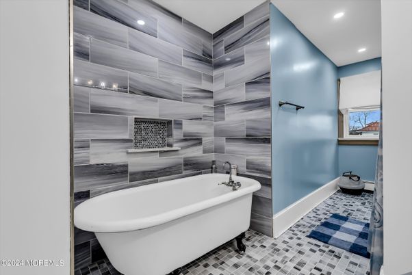 Bathroom, Free Standing Baths, Interior, Recessed Lighting