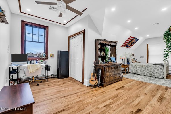 Home Office, Interior, Recessed Lighting, Wood Texture Flooring
