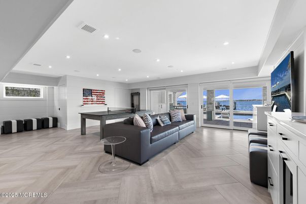 Interior, Living room, Recessed Lighting, Water, Wood Texture Flooring