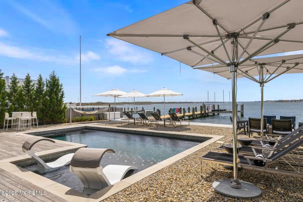 Exterior, Pool, Water