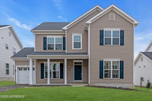 Attached, Exterior, Facade, Farmhouse