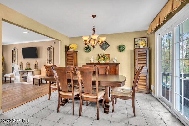 Chandelier, Dining room, Interior, Recessed Lighting, Wood Texture Flooring