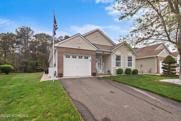 Attached, Exterior, Facade, Ranch