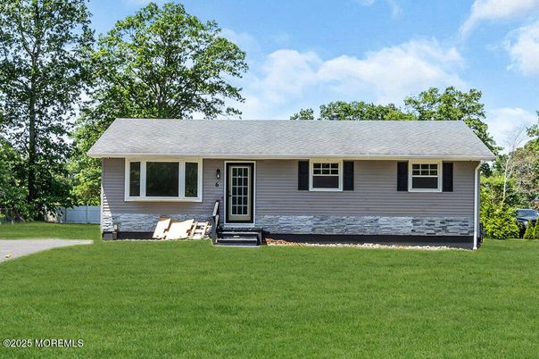Exterior, Facade, Cape Cod