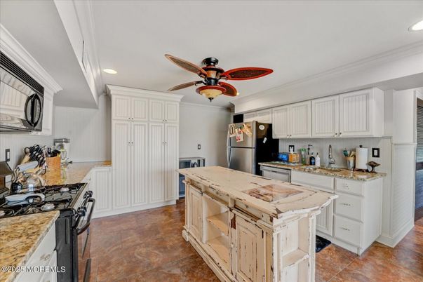 Interior, Kitchen, Recessed Lighting