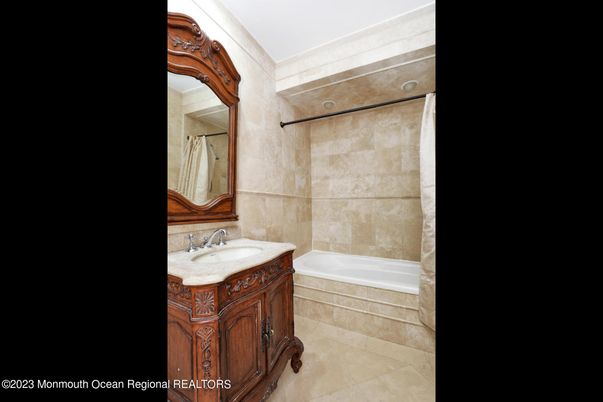 Bathroom, Interior, Tile Countertops