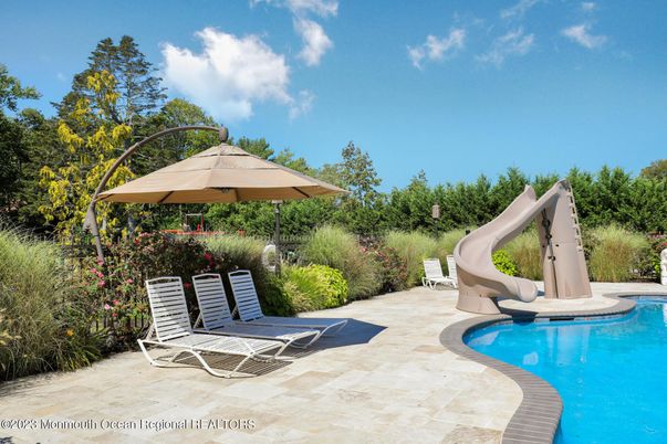 Exterior, Playground, Pool