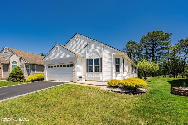 Attached, Exterior, Facade, Farmhouse