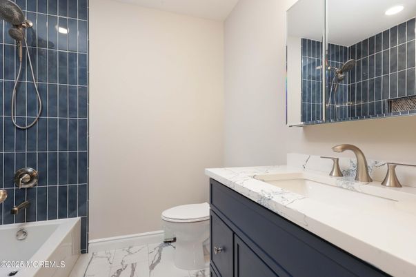 Bathroom, Interior, Marble, Recessed Lighting