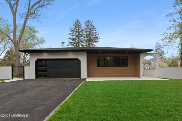 Attached, Exterior, Facade, Modern