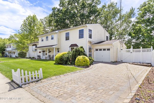Attached, Backyard, Exterior, Facade, Georgian