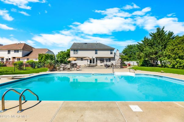 Exterior, Pool