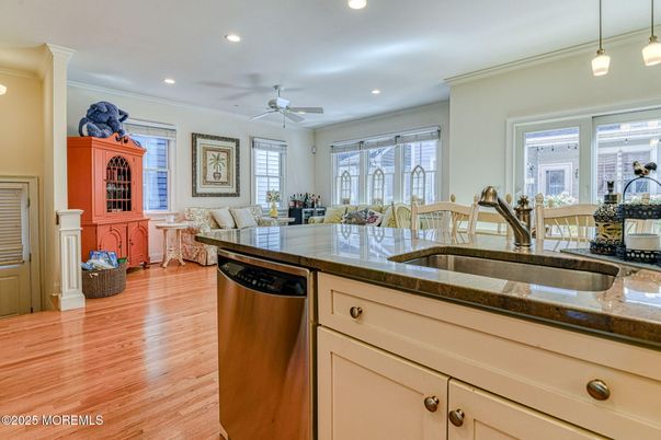 Dining room, Interior, Kitchen, Pendant Lights, Recessed Lighting, Wood Texture Flooring