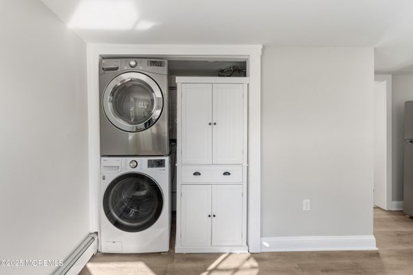 Interior, Utility Closets, Washer, Wood Texture Flooring