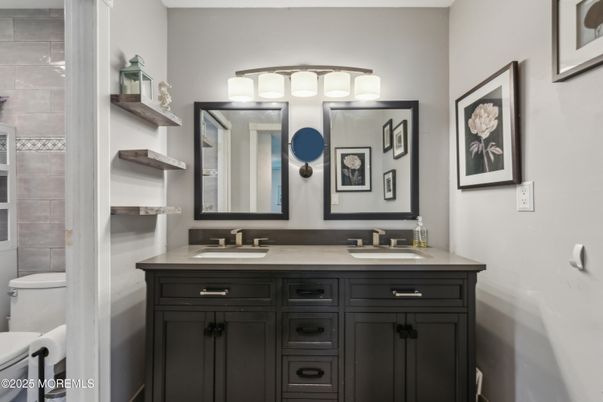 Bathroom, Dual Sink Vanities, Interior