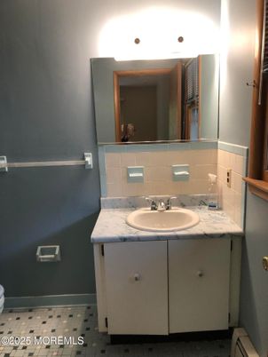 Bathroom, Interior, Tile Countertops