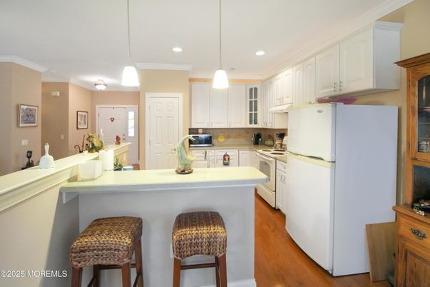 Interior, Kitchen, Pendant Lights, Recessed Lighting, Wood Texture Flooring