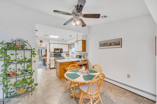 Dining room, Interior, Kitchen, Recessed Lighting
