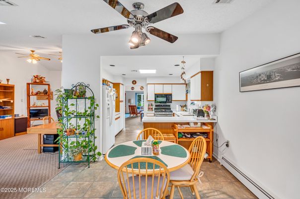 Dining room, Interior, Kitchen, Recessed Lighting