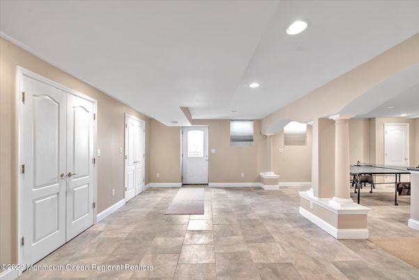 Game Room, Interior, Recessed Lighting