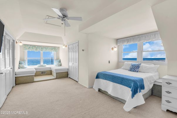 Bedroom, Interior, Water