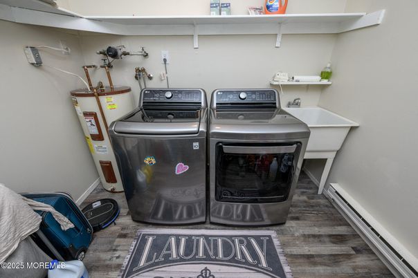 Interior, Washer, Wood Texture Flooring