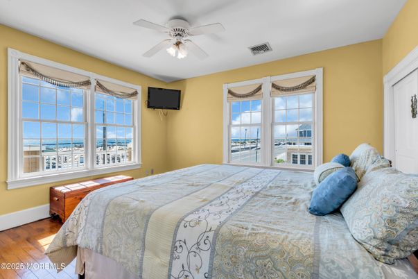 Bedroom, Interior, Water, Wood Texture Flooring