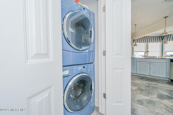 Interior, Pendant Lights, Utility Closets, Washer