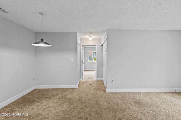 Empty room, Interior, Pendant Lights