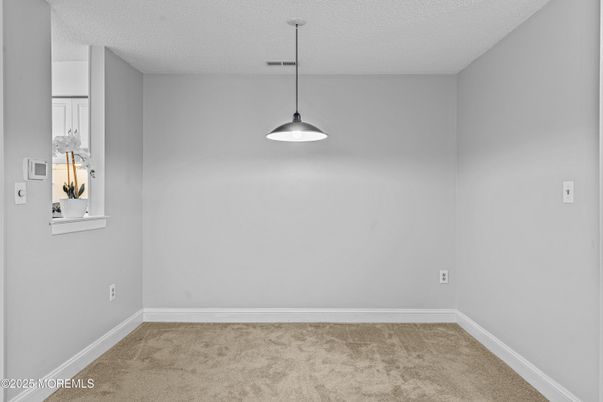 Empty room, Interior, Pendant Lights