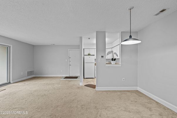Empty room, Interior, Pendant Lights