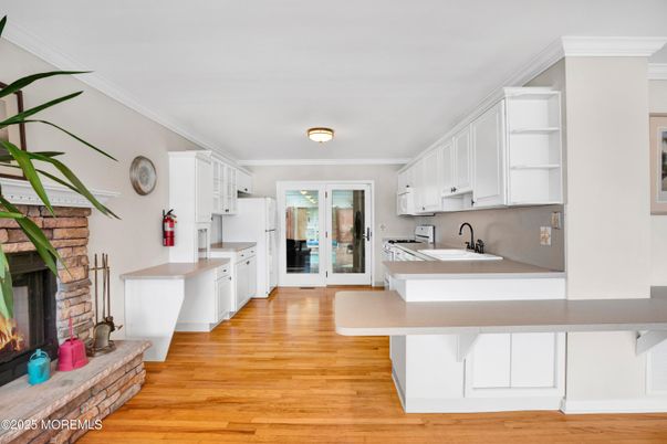 Fireplace, Interior, Kitchen, Wood Texture Flooring