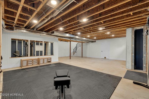 Empty room, Interior, Recessed Lighting, Wooden Beams
