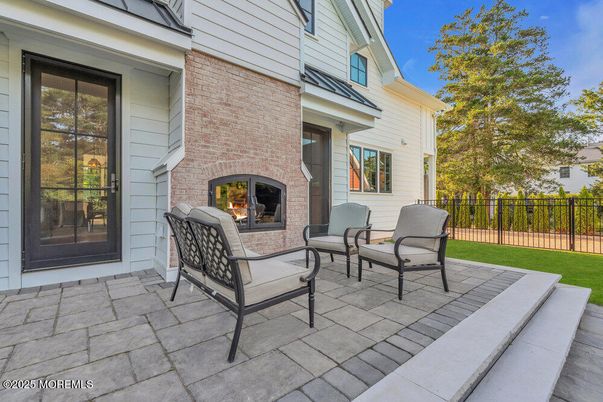 Exterior, Fireplace