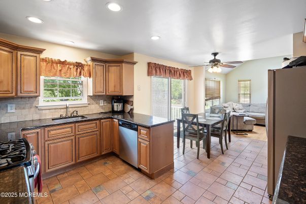 Dining room, Interior, Kitchen, Recessed Lighting