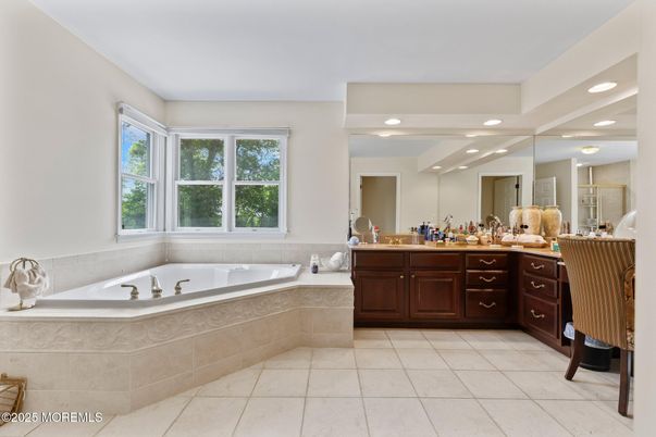 Bathroom, Interior, Recessed Lighting