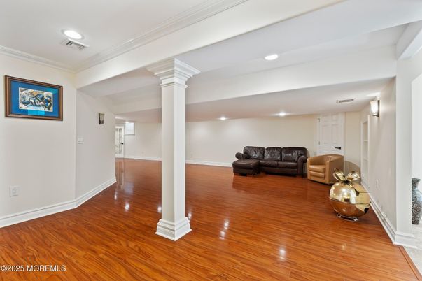 Interior, Recessed Lighting, Wood Texture Flooring