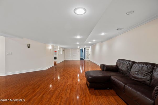 Interior, Recessed Lighting, Wood Texture Flooring