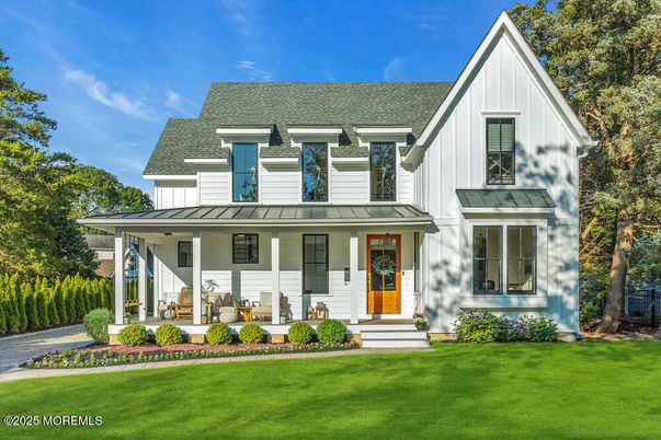Exterior, Facade, Farmhouse