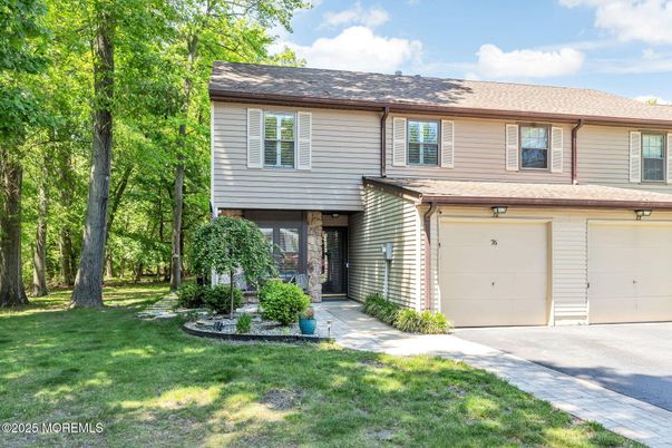 Attached, Exterior, Facade, Raised Ranch
